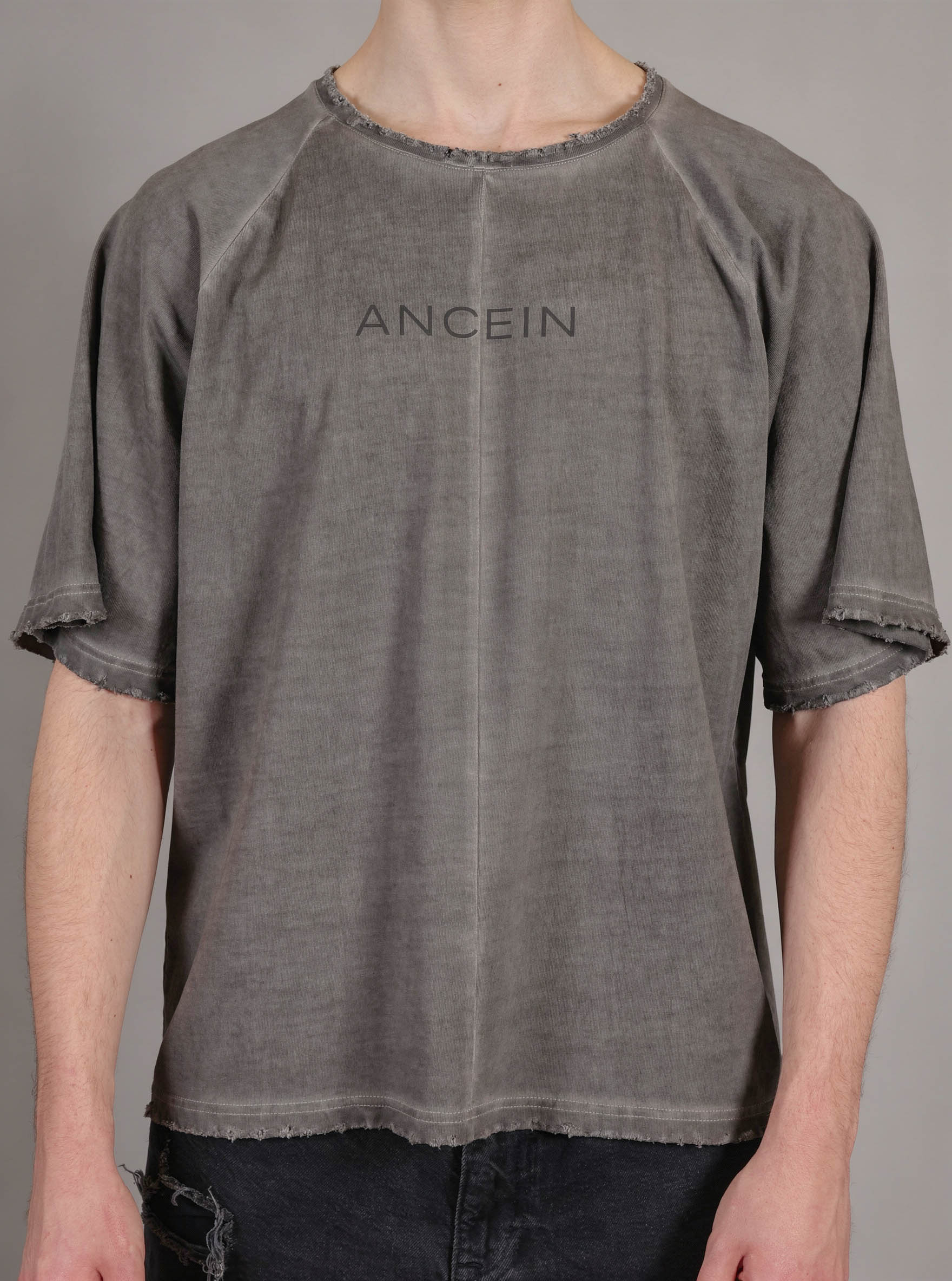 LOGO TEE