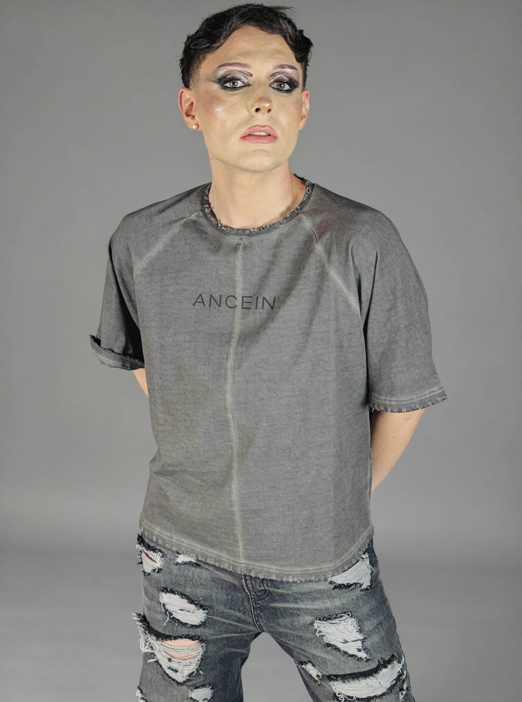 LOGO TEE