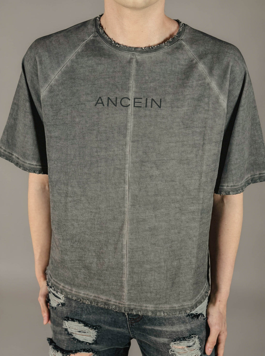 LOGO TEE