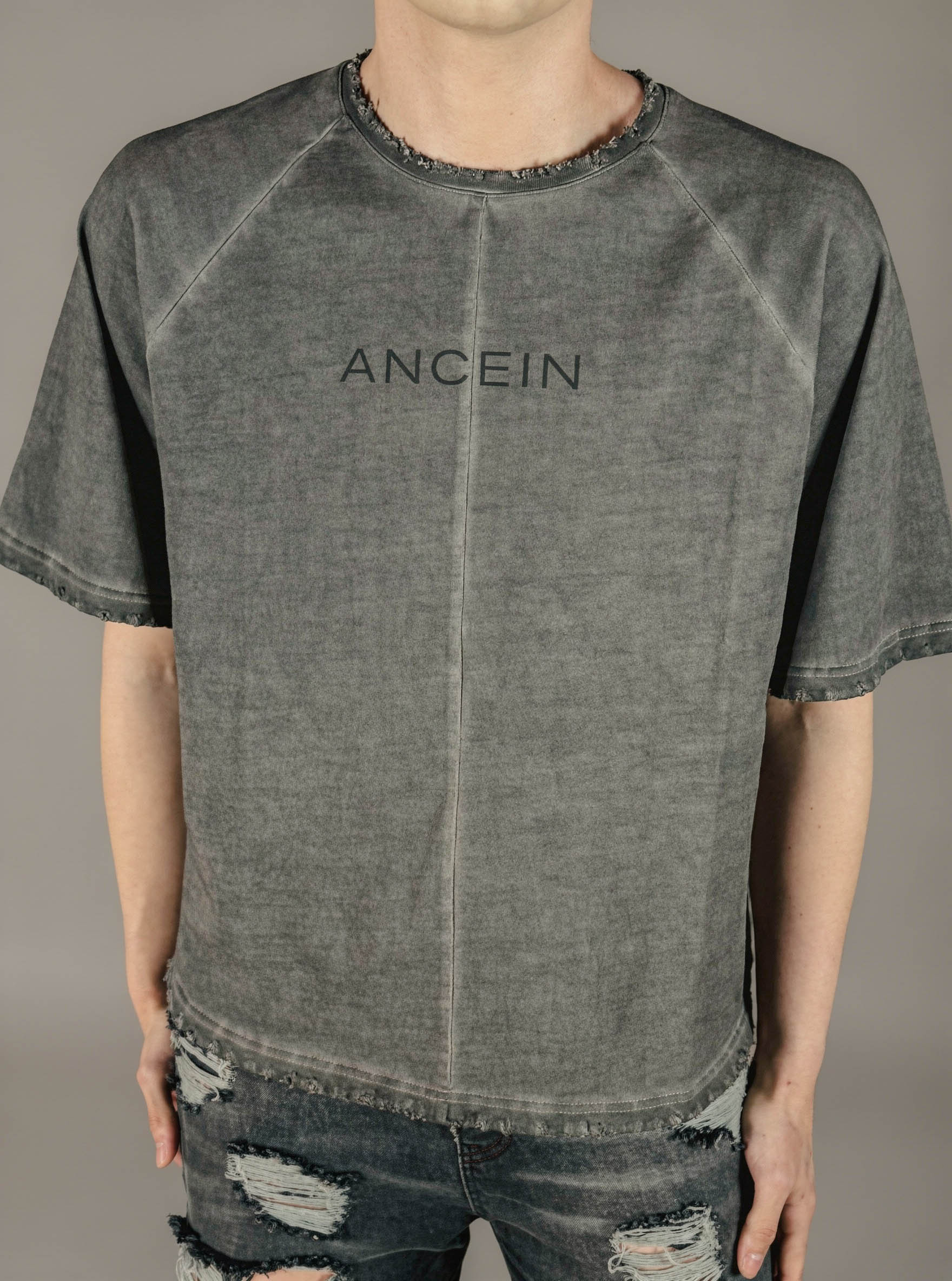 LOGO TEE